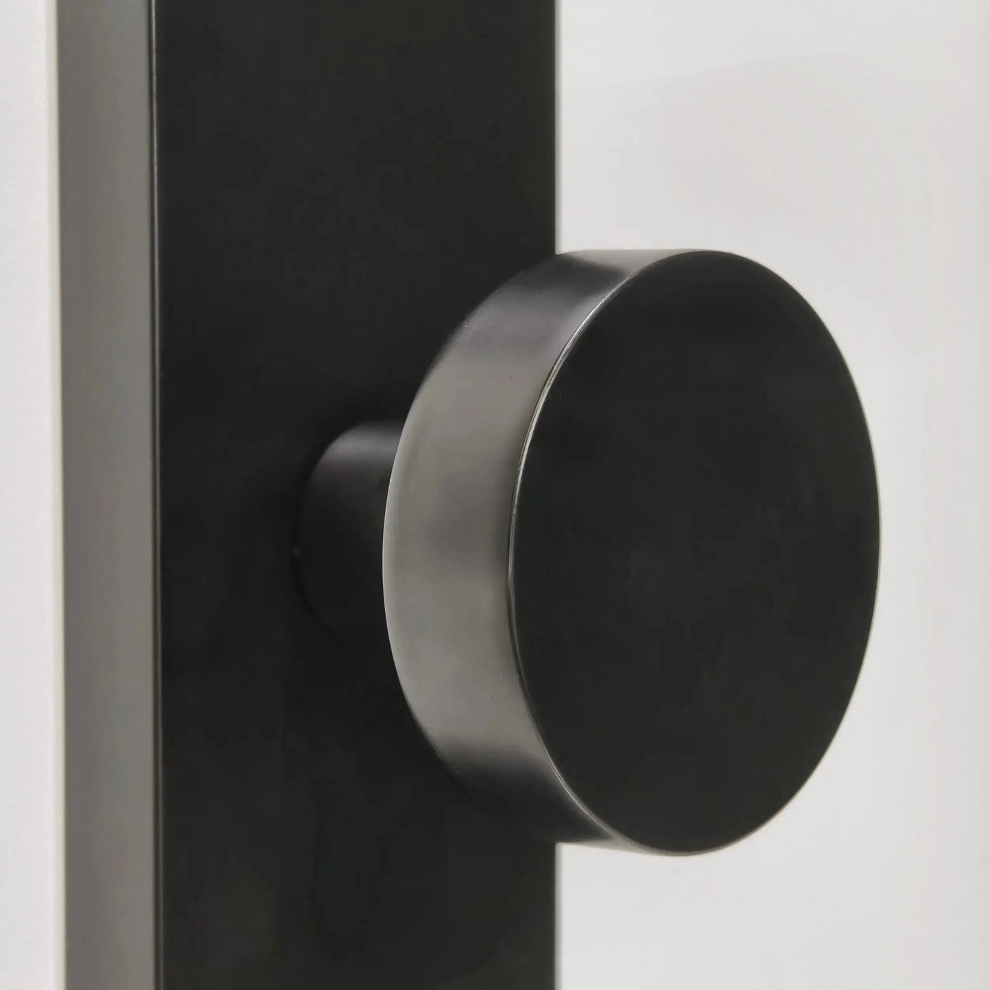 Quadrato Multipoint Lock with Smooth Satin Brass Door Knob zhongshan sunshine hardware Co., Ltd
