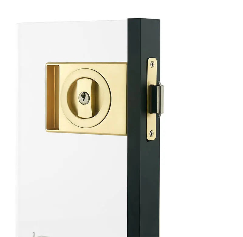 Installation effect of glass door pocket lock outside the door