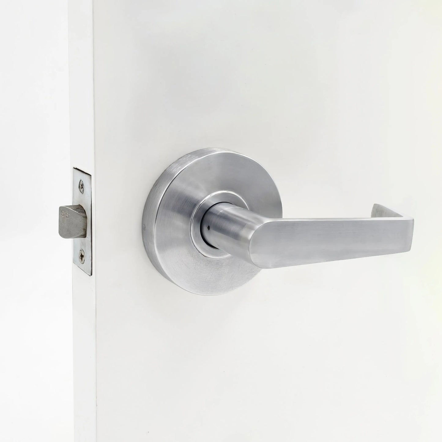 commercial door lock installation effect
