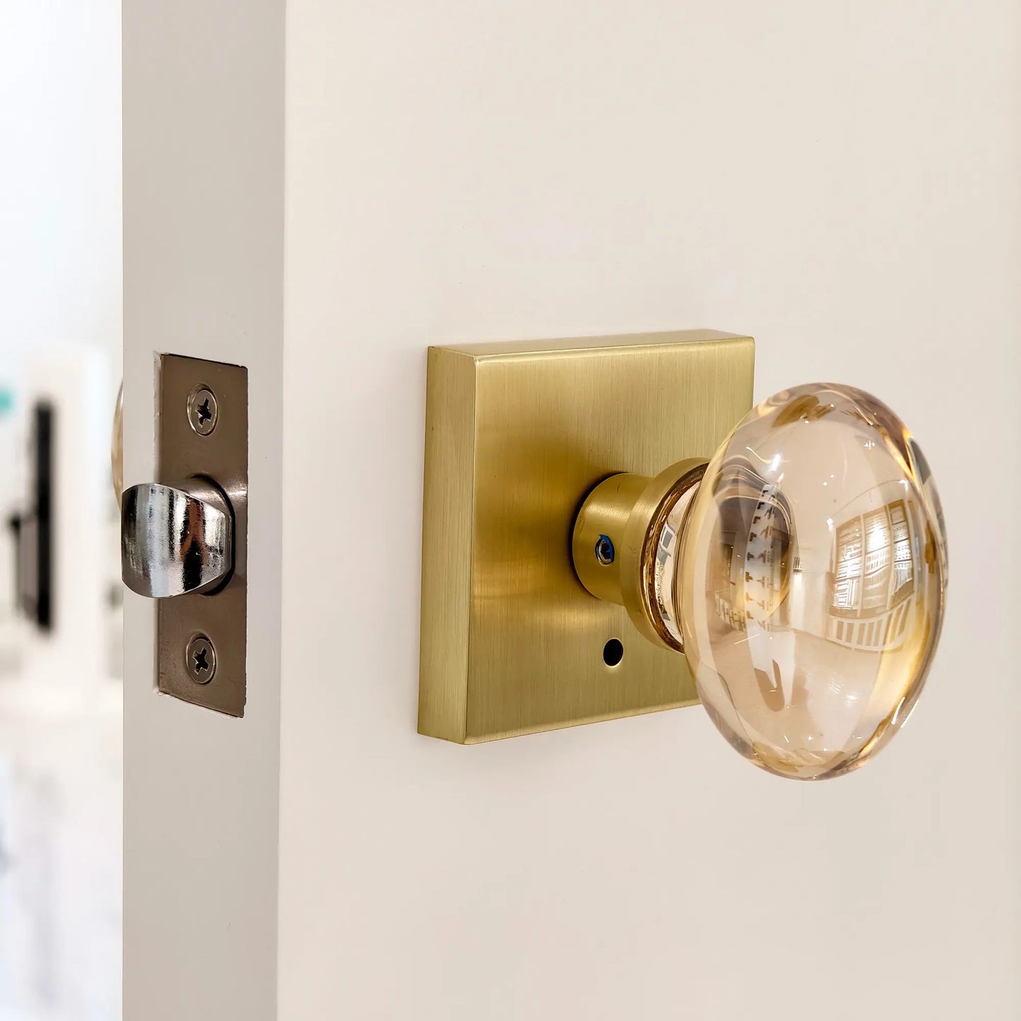 Quadrato Rosette with Goose Egg Shape Crystal Door Knob in Satin Brass zhongshan sunshine hardware Co., Ltd