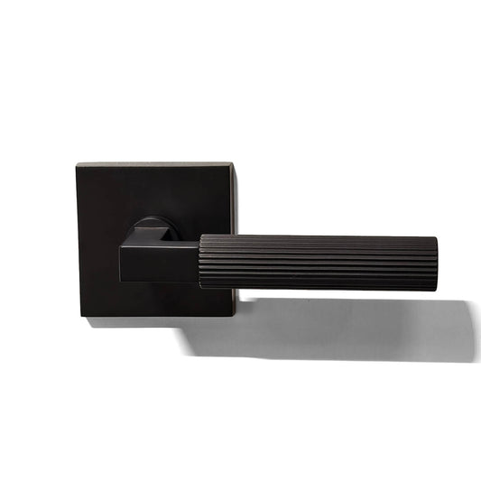 Black square locking plate pull straight knurled door handle