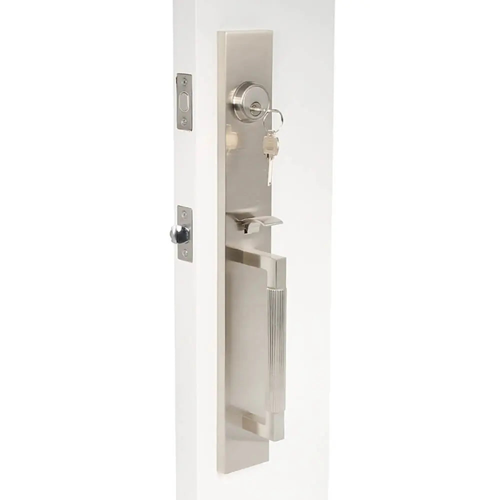 Silver straight knurled entrance door lock with lock