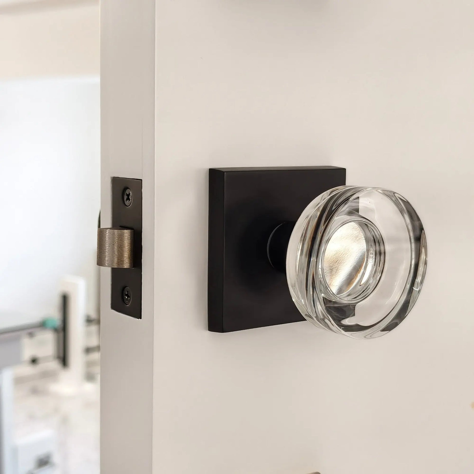 Quadrato Rosette with Round Clear Crystal Door Knob in Matte Black zhongshan sunshine hardware Co., Ltd